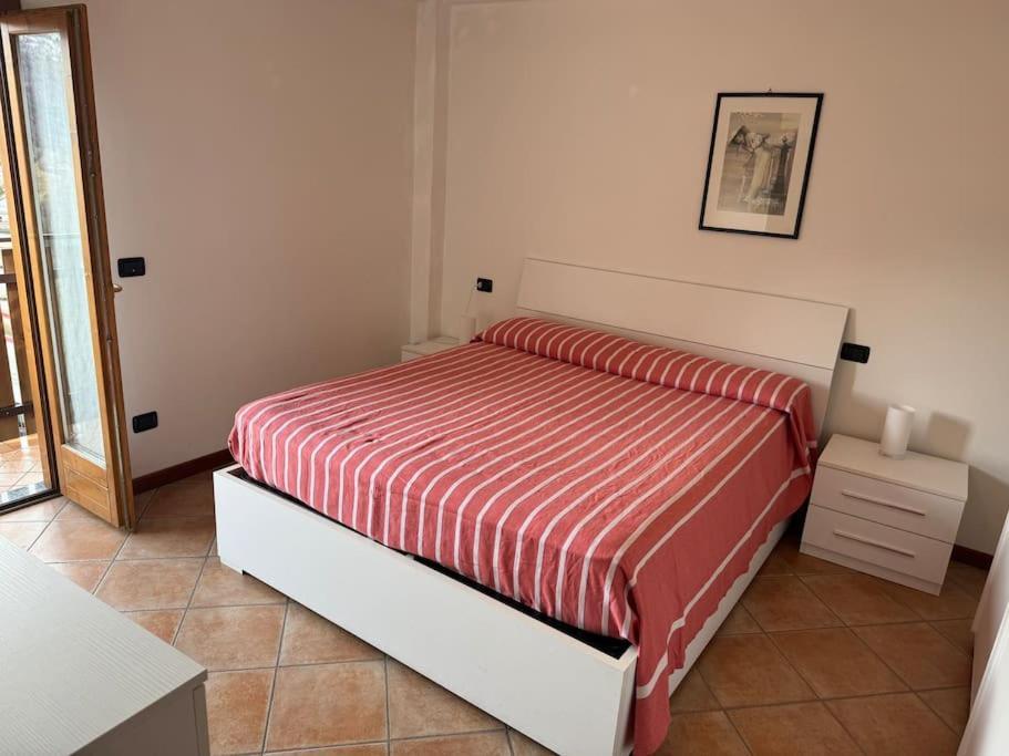 Suite Panoramica Casa Vacanza Di Alex G Oltre il Colle Εξωτερικό φωτογραφία