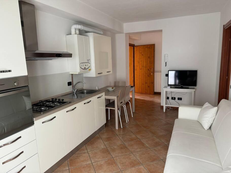 Suite Panoramica Casa Vacanza Di Alex G Oltre il Colle Εξωτερικό φωτογραφία
